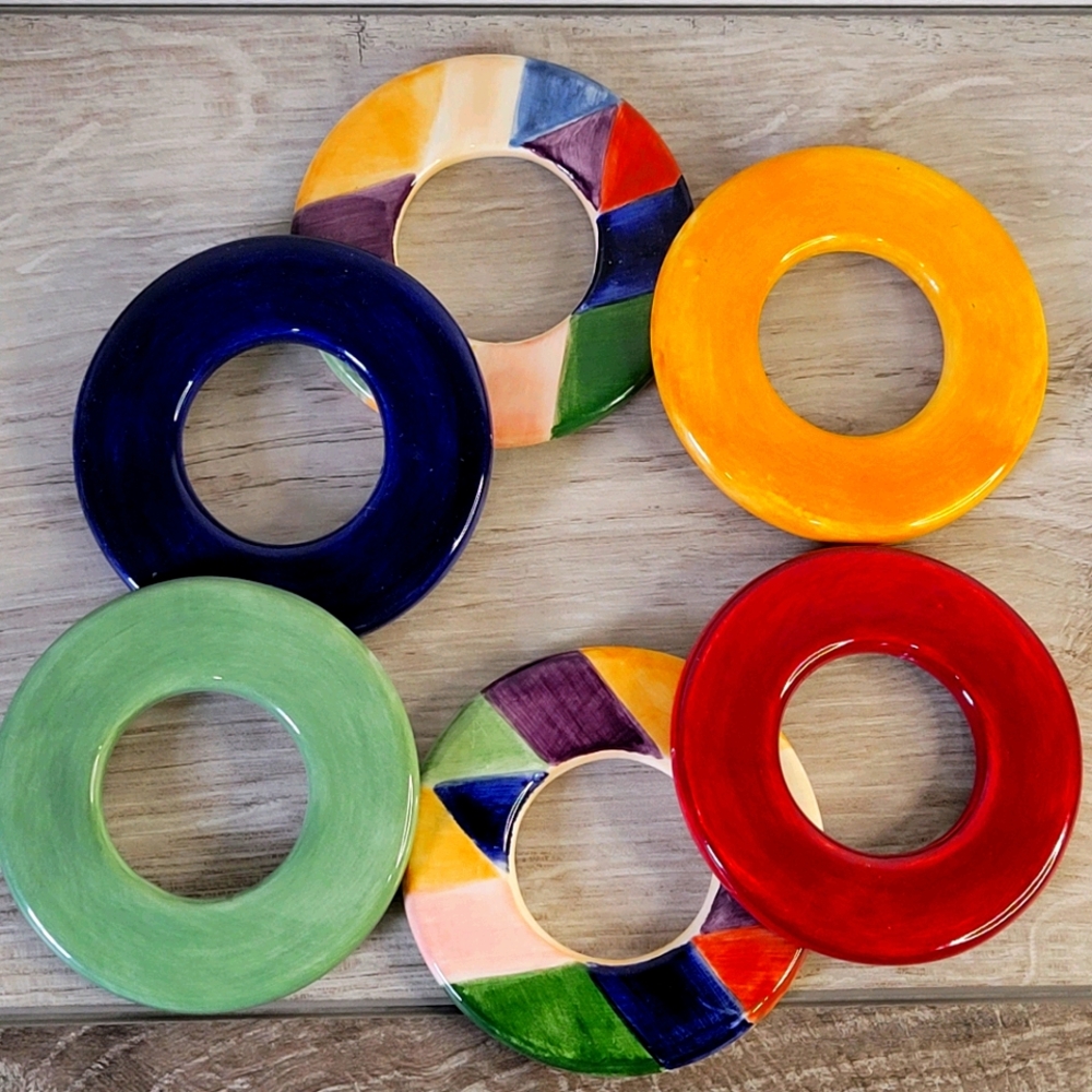 🌵Vintage 80s 4 Napkin Rings Bright Colorful